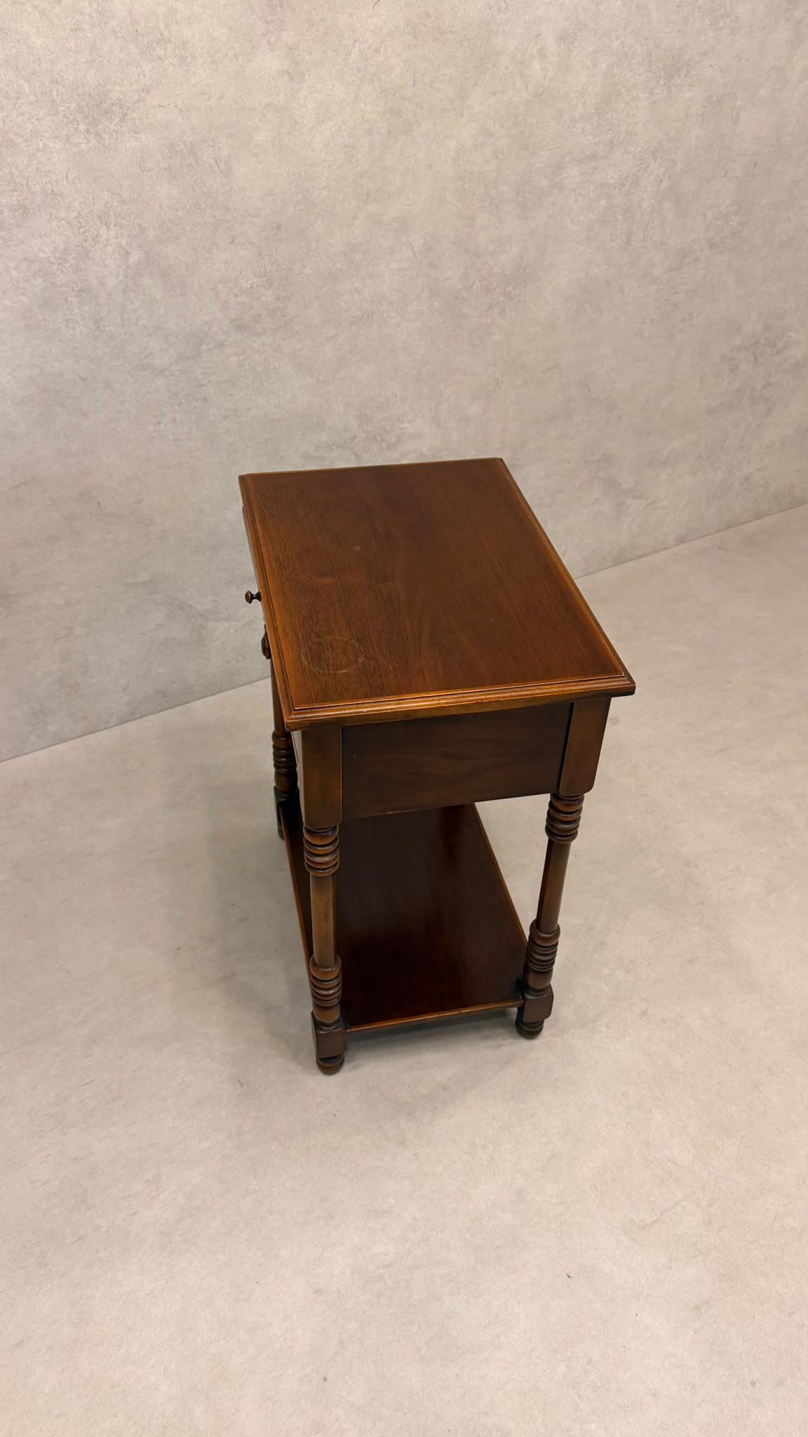Vintage Beistelltisch Holz mit Schublade & Ablagefläche