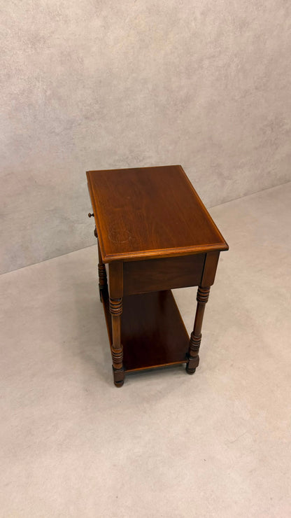 Vintage Beistelltisch Holz mit Schublade & Ablagefläche