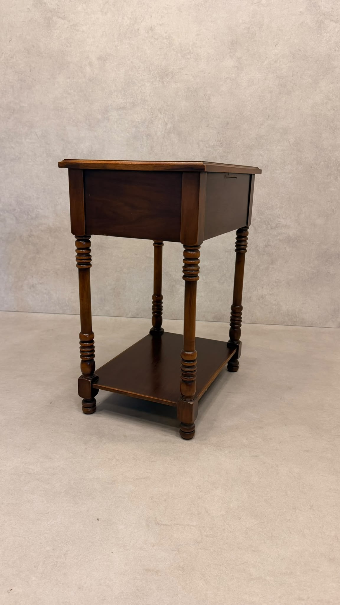 Vintage Beistelltisch Holz mit Schublade & Ablagefläche
