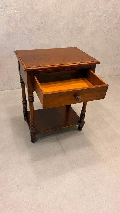 Vintage Beistelltisch Holz mit Schublade & Ablagefläche