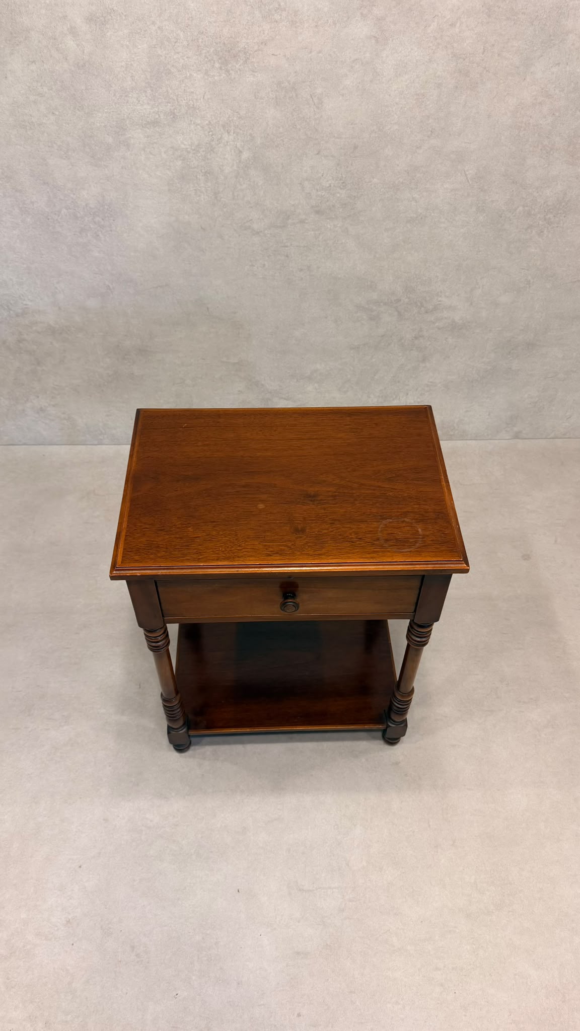 Vintage Beistelltisch Holz mit Schublade & Ablagefläche