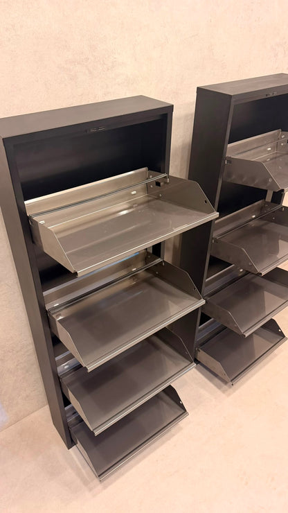 Design Schuhschrank in Schwarz mit Metallfronten