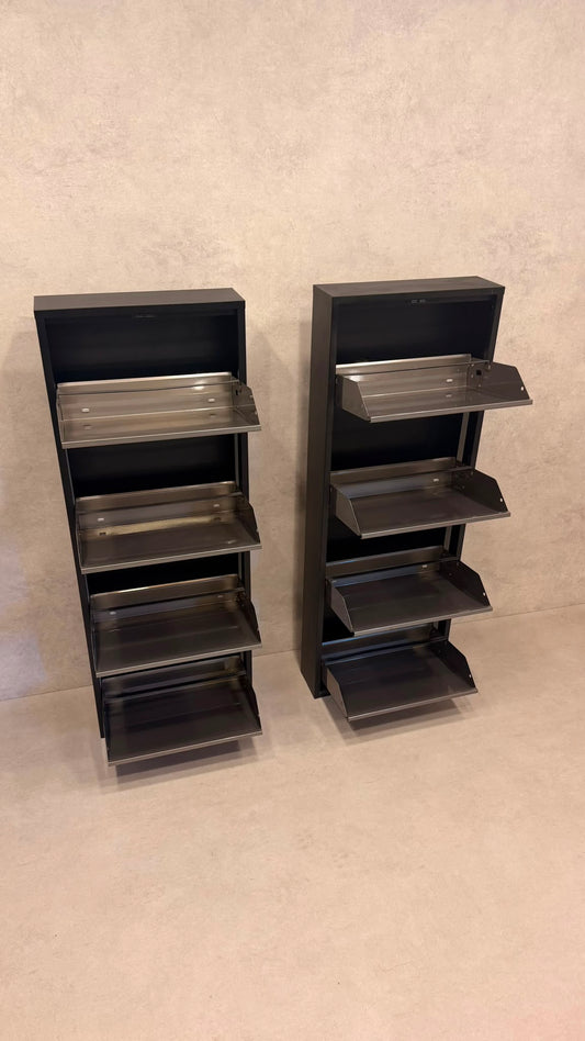 Design Schuhschrank in Schwarz mit Metallfronten