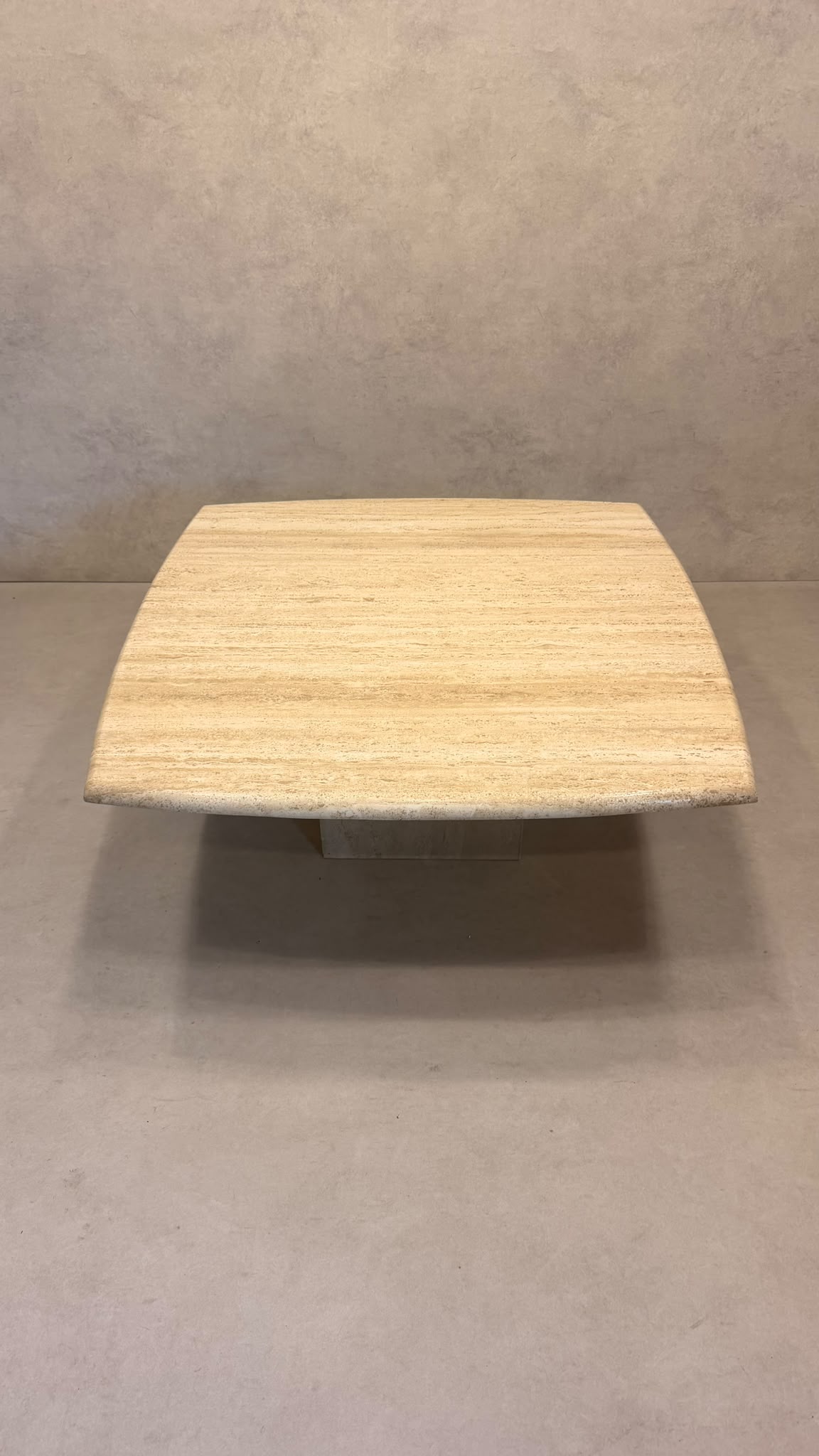 Italienischer vintage Travertin Couchtisch Coffee Table