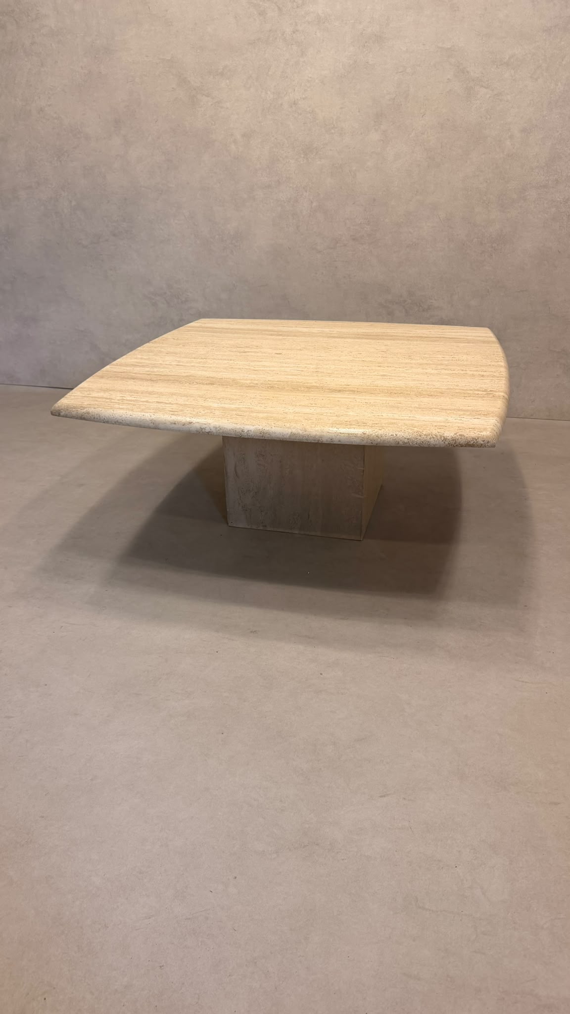 Italienischer vintage Travertin Couchtisch Coffee Table