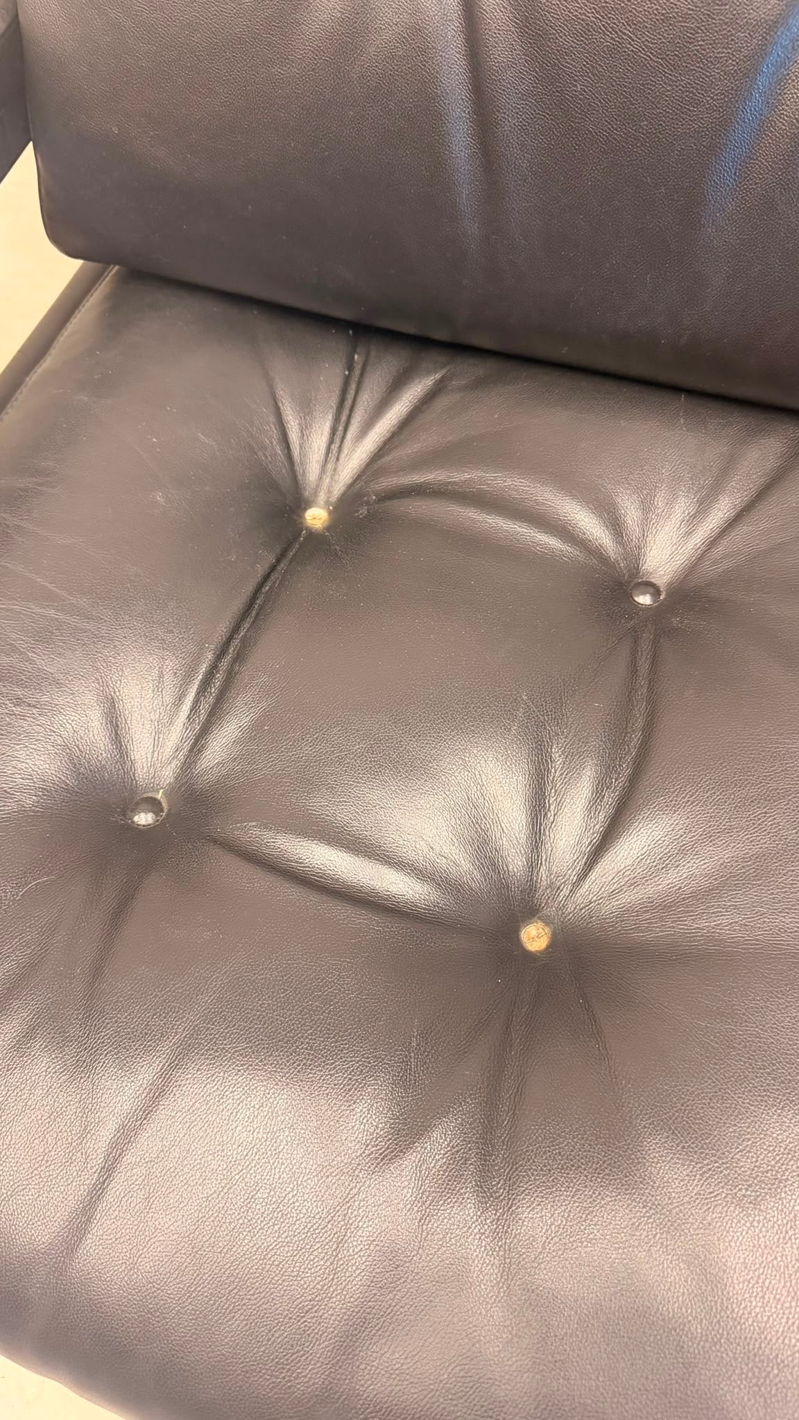 Vintage Sessel aus schwarzem Leder im Knoll-Stil