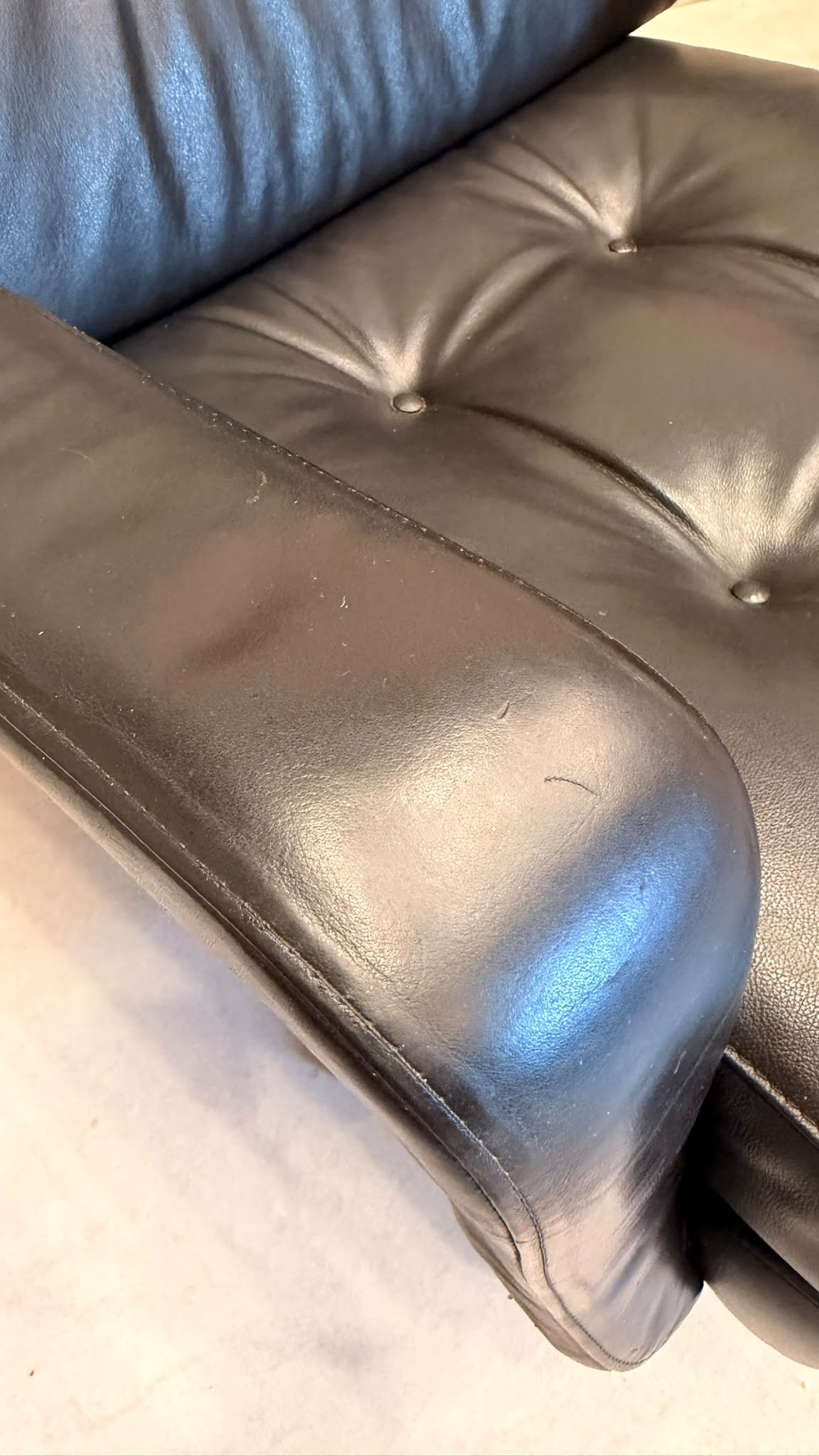 Vintage Sessel aus schwarzem Leder im Knoll-Stil