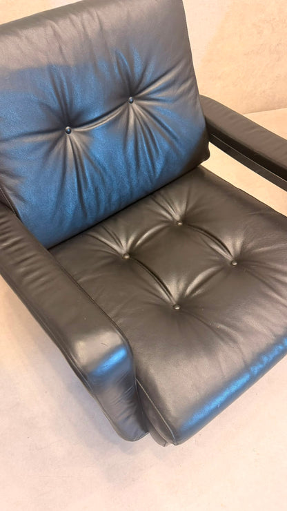 Vintage Sessel aus schwarzem Leder im Knoll-Stil