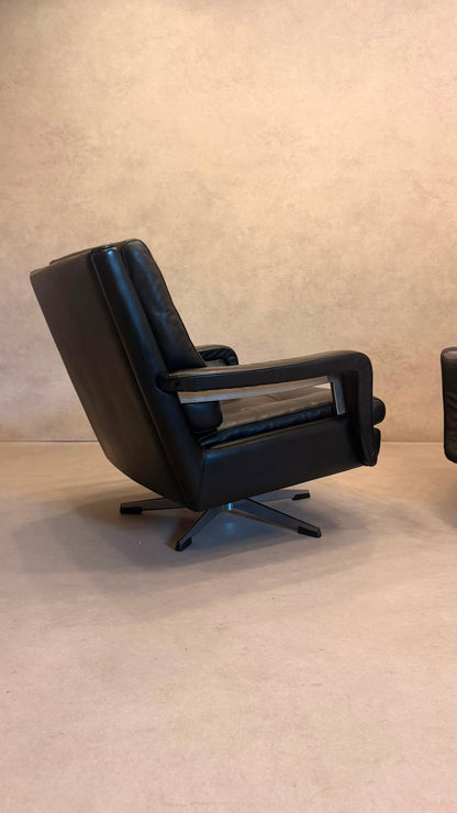 Vintage Sessel aus schwarzem Leder im Knoll-Stil