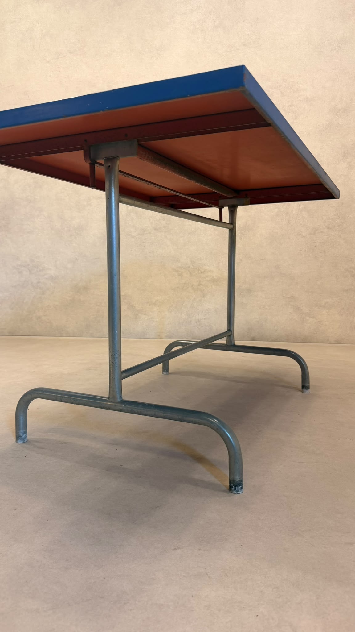 Schaffner Gartentisch klappbar aus Metall in blau lackiert