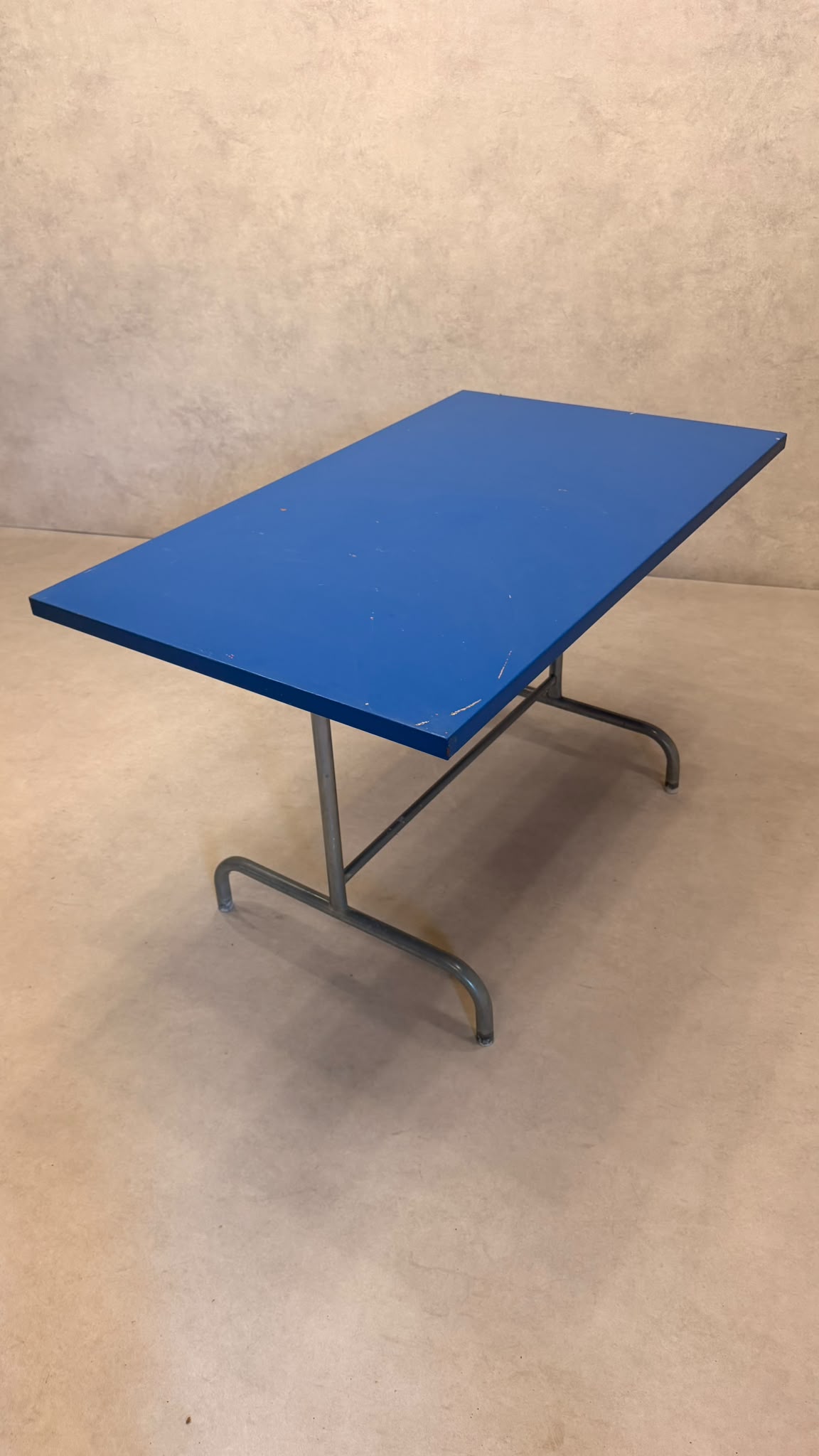 Schaffner Gartentisch klappbar aus Metall in blau lackiert