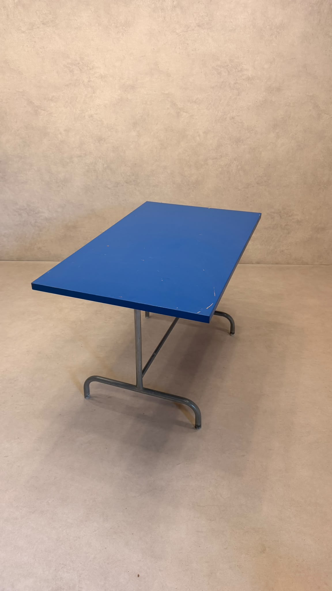 Schaffner Gartentisch klappbar aus Metall in blau lackiert
