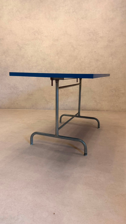 Schaffner Gartentisch klappbar aus Metall in blau lackiert