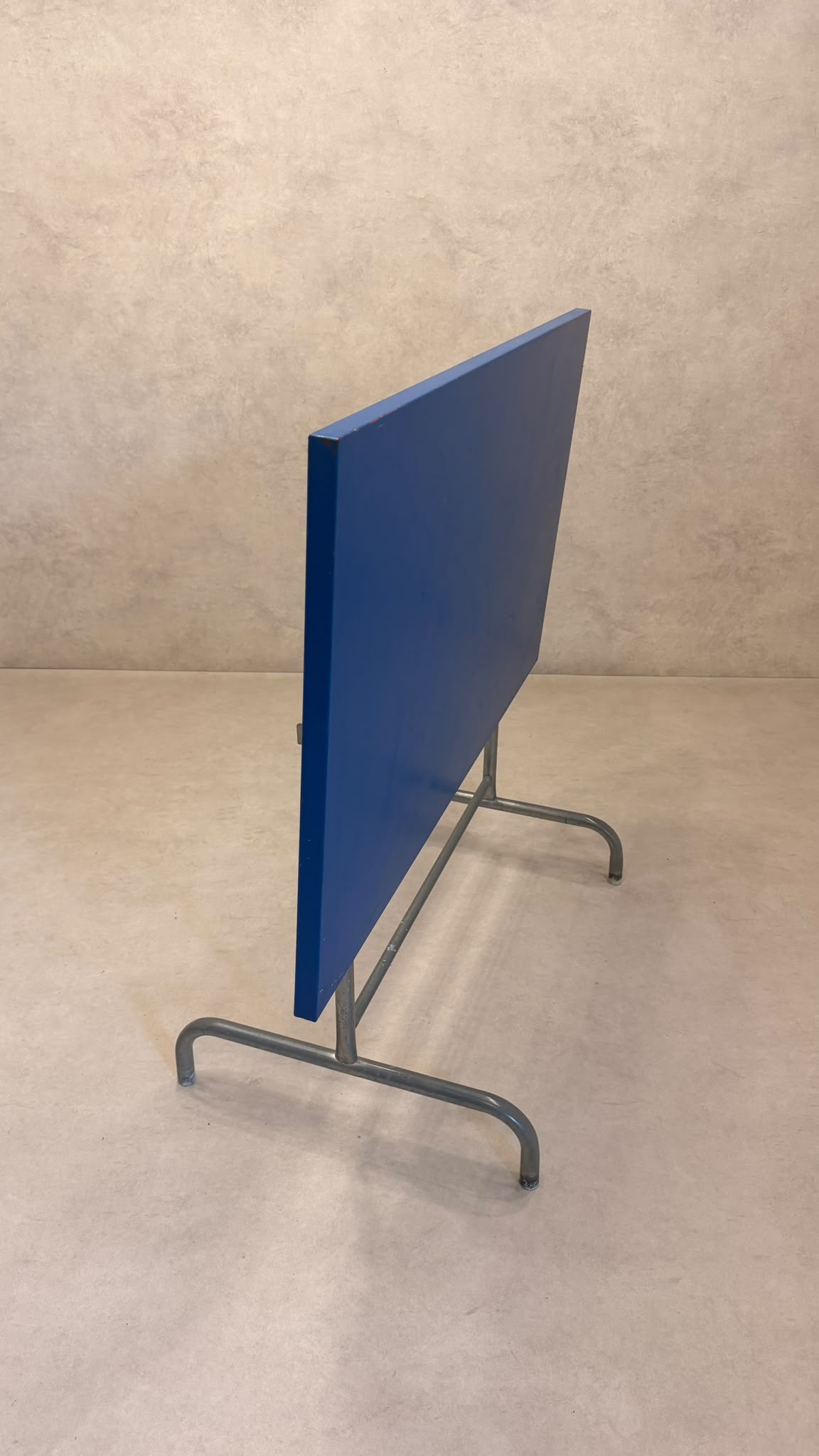 Schaffner Gartentisch klappbar aus Metall in blau lackiert