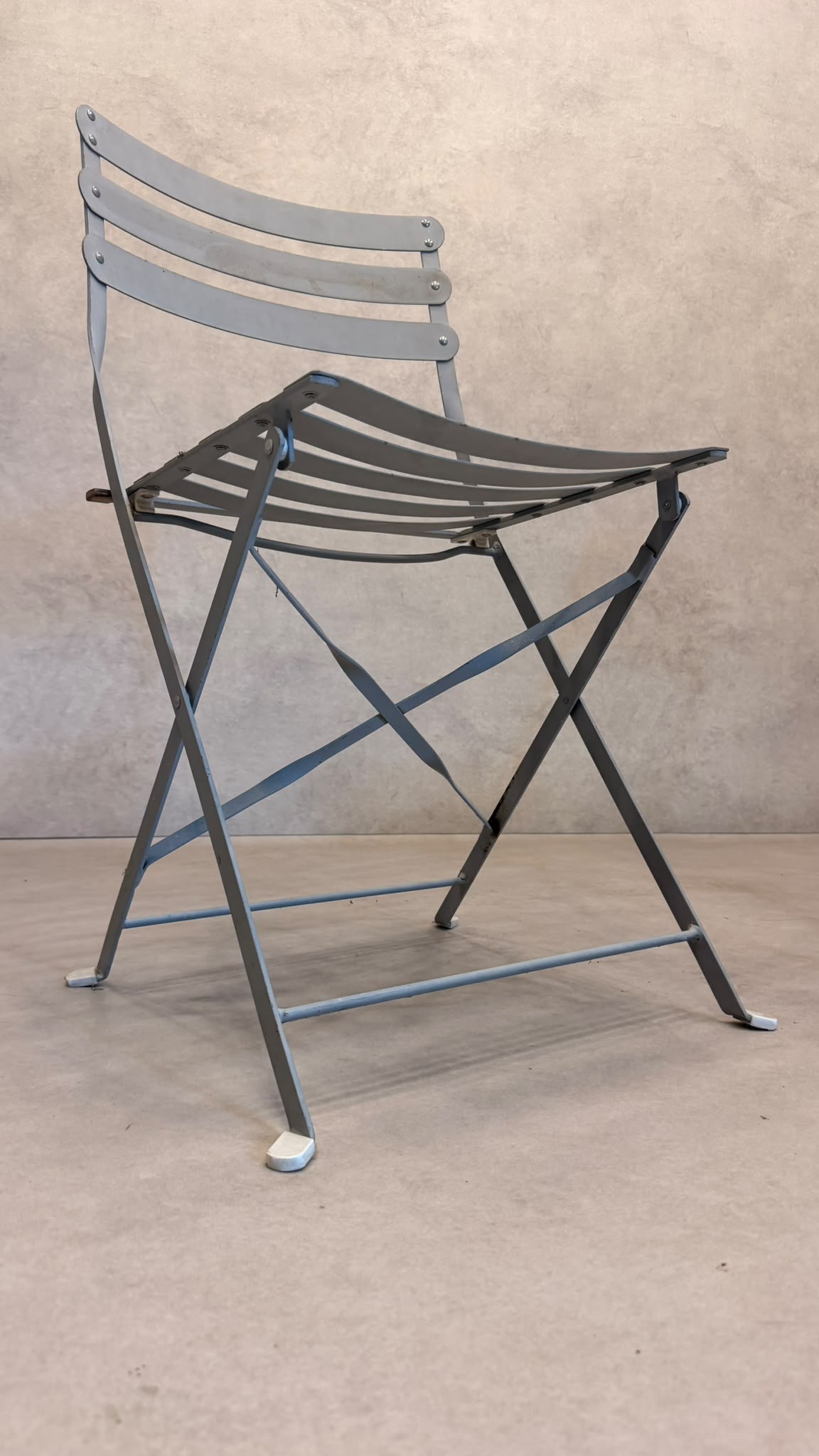 2er Set Bistro Garten Klappstühle aus Metall in Grau