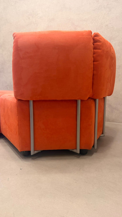 6-eckiger Design-Sessel in Hexagon-Form mit Hocker