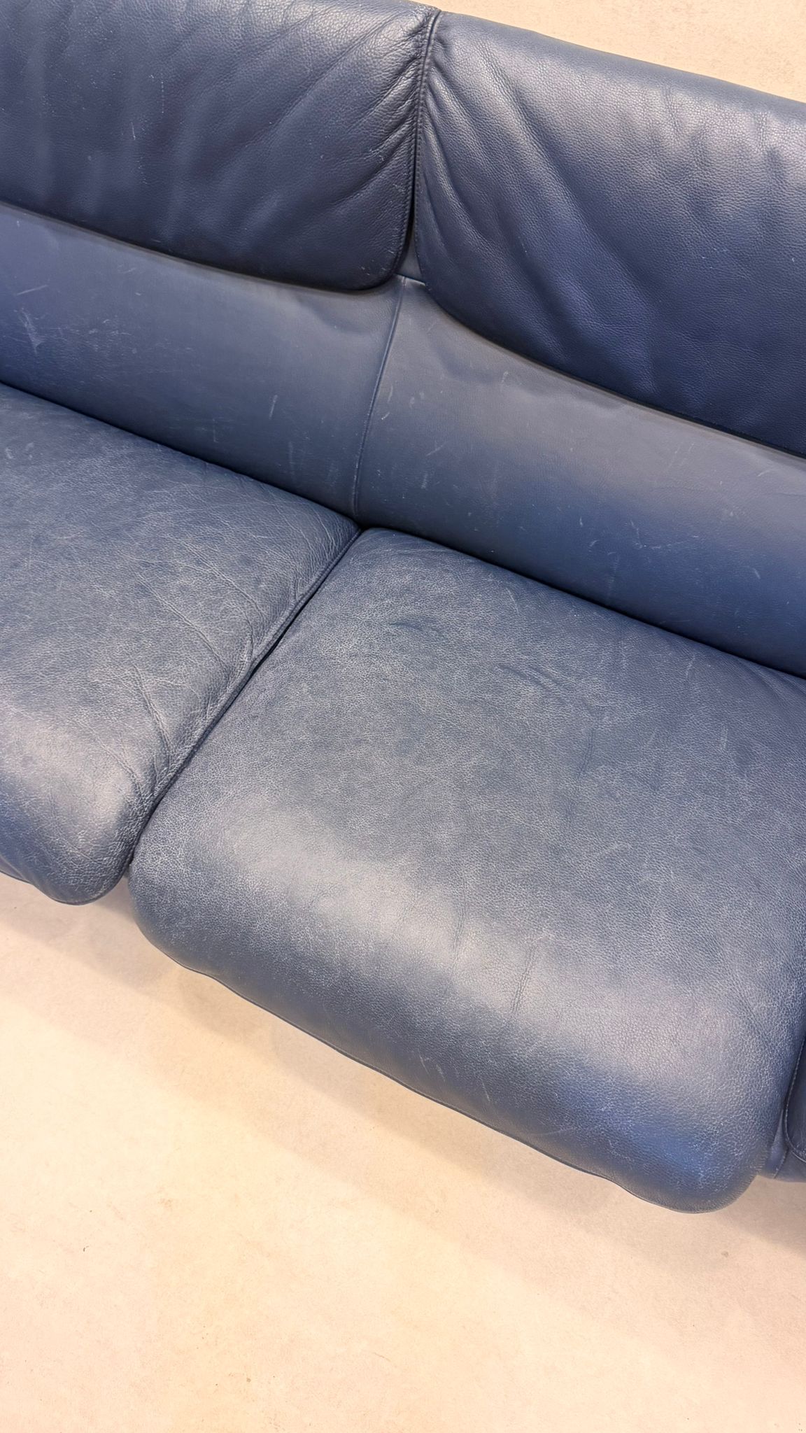 Blaues De Sede DS-2011 Sofa aus Leder 80er Jahre