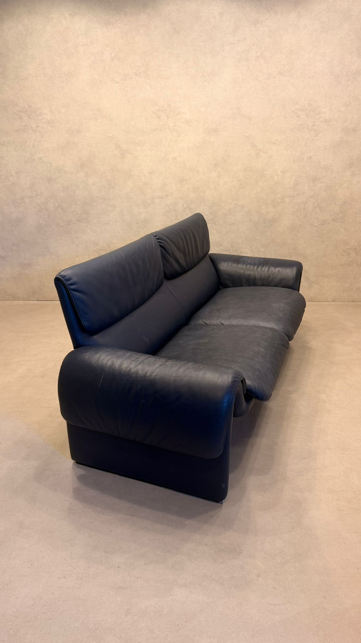 Blaues De Sede DS-2011 Sofa aus Leder 80er Jahre