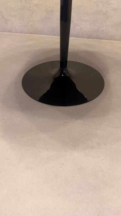 Design Tisch "Planet" mit Tulipfuss von Calligaris Italia
