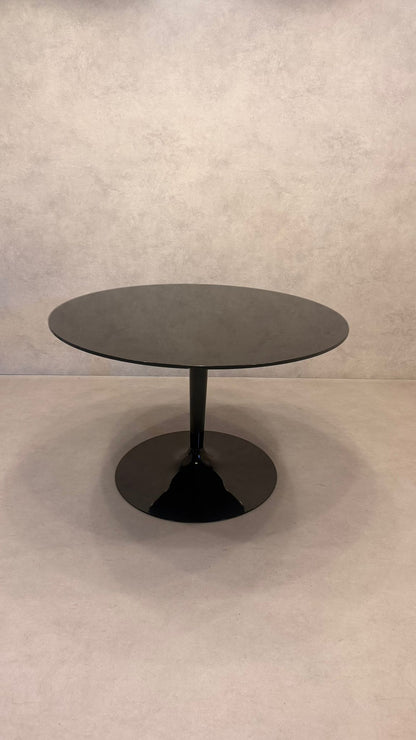 Design Tisch "Planet" mit Tulipfuss von Calligaris Italia