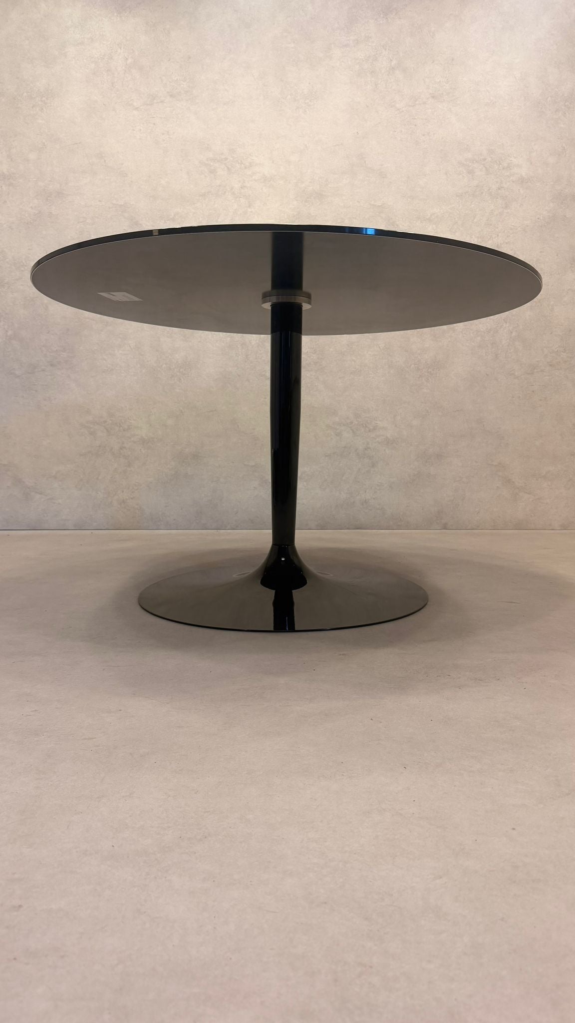 Design Tisch "Planet" mit Tulipfuss von Calligaris Italia