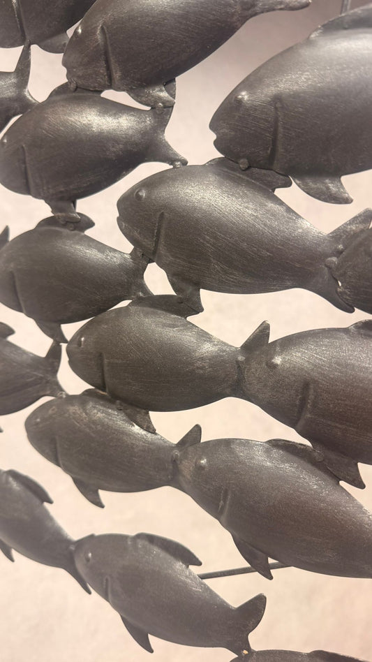 Grosse Fischschwarm Wandskulptur aus Metall