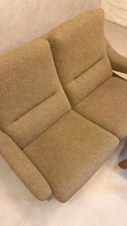 Skandinavisches 2-Sitzer Sofa mit Hocker aus den 70er Jahre