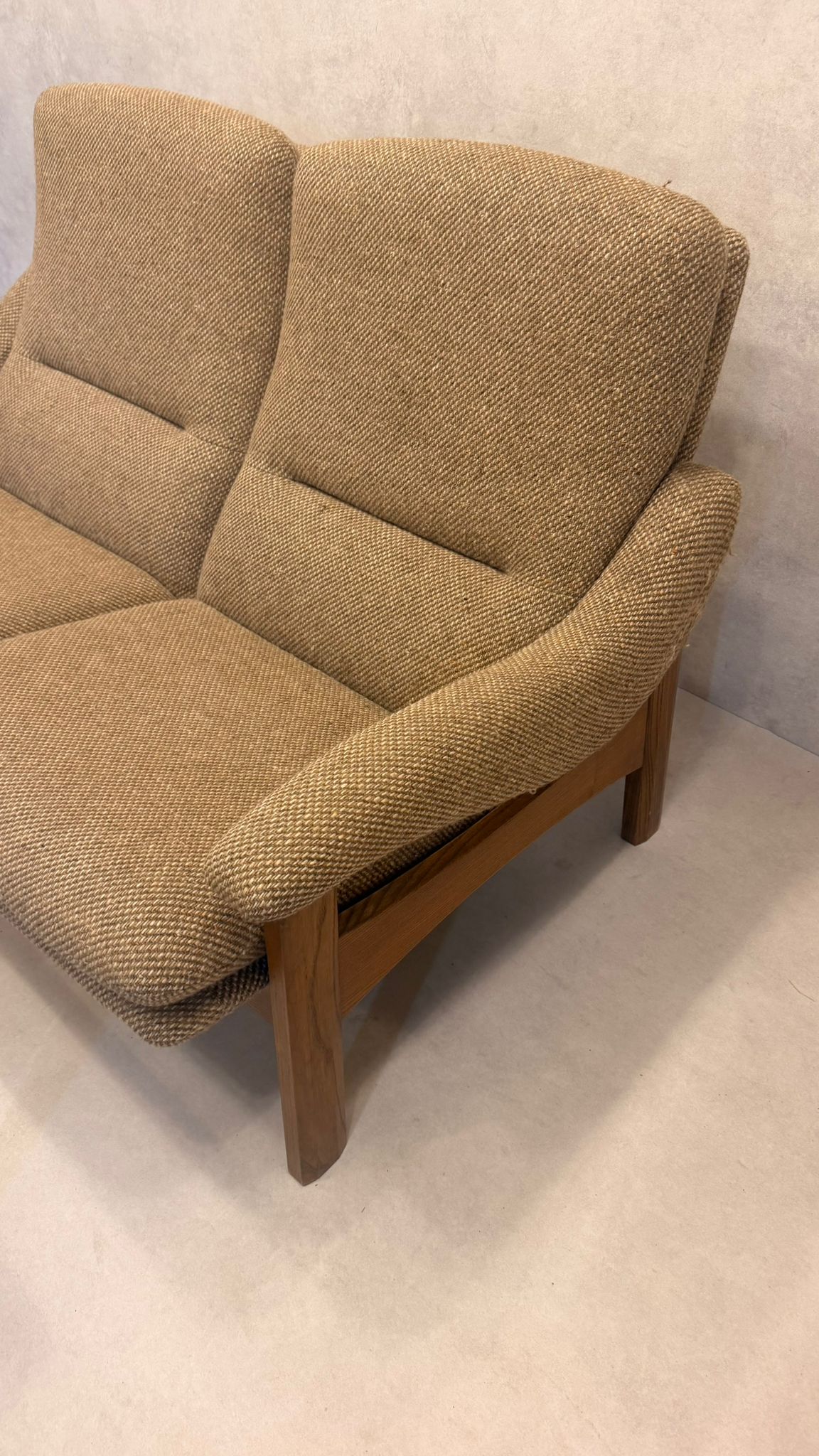 Skandinavisches 2-Sitzer Sofa mit Hocker aus den 70er Jahre