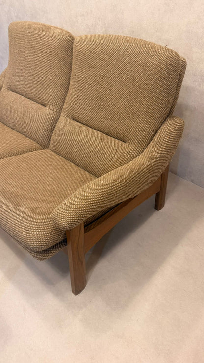 Skandinavisches 2-Sitzer Sofa mit Hocker aus den 70er Jahre