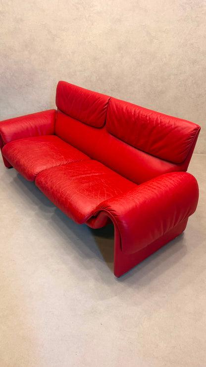 De Sede DS-2011 Ledersofa aus den 80`s in rot