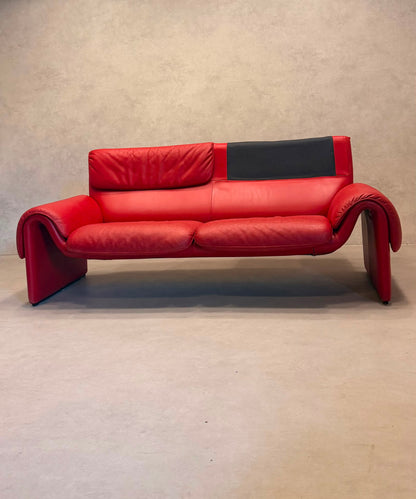 De Sede DS-2011 Ledersofa aus den 80`s in rot