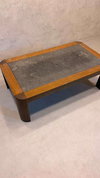 Brutalistischer Eiche Couchtisch mit Schieferplatte 70er