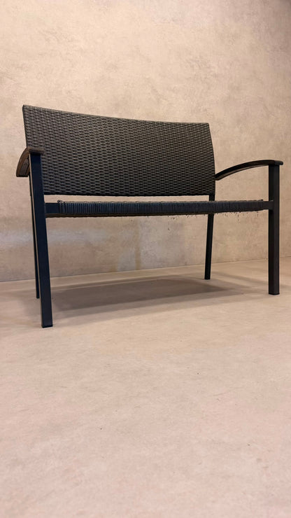 Polyrattan Gartenbank Grau 2-Sitzer Outdoor mit Holzarmlehne