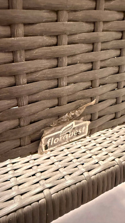 Polyrattan Gartenbank Grau 2-Sitzer Outdoor mit Holzarmlehne
