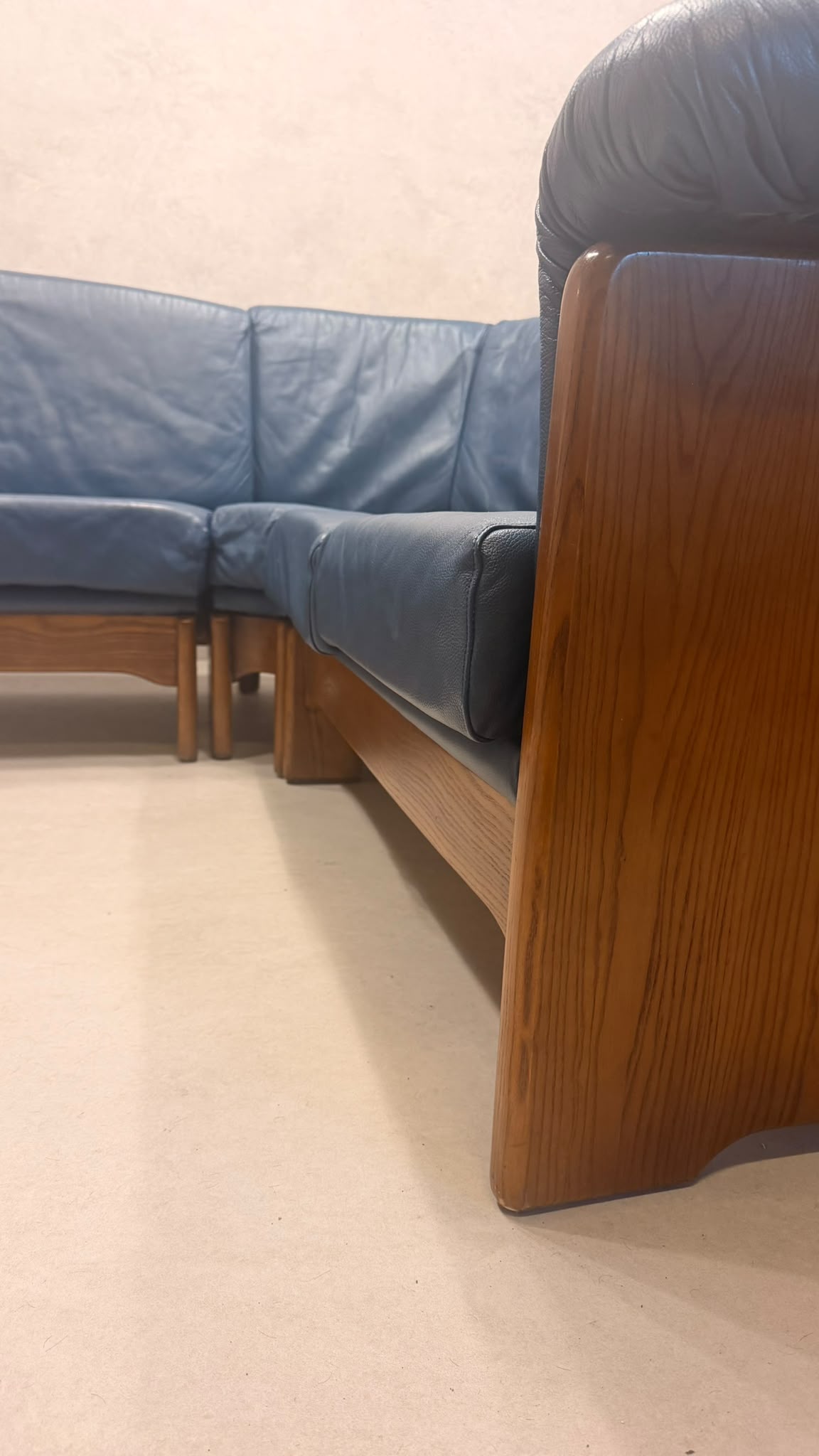 Dänisches Modul Ecksofa aus blauem Leder & Teakholz