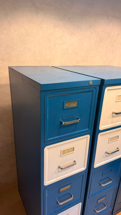 Industrial Metallschrank in Blau Weiss im Vintage Design