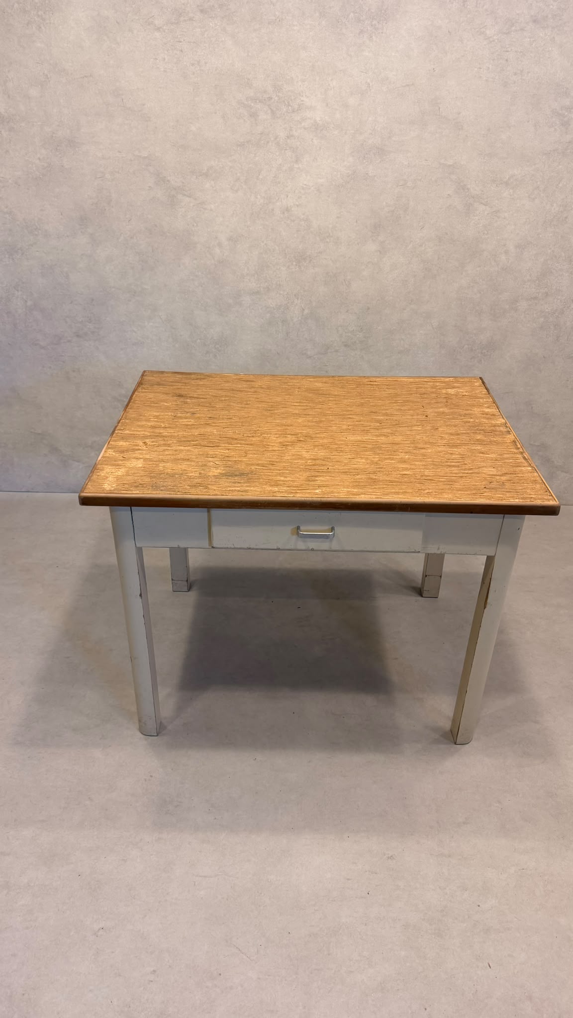 Vintage retro Tisch Küchentisch aus Holz mit Schublade
