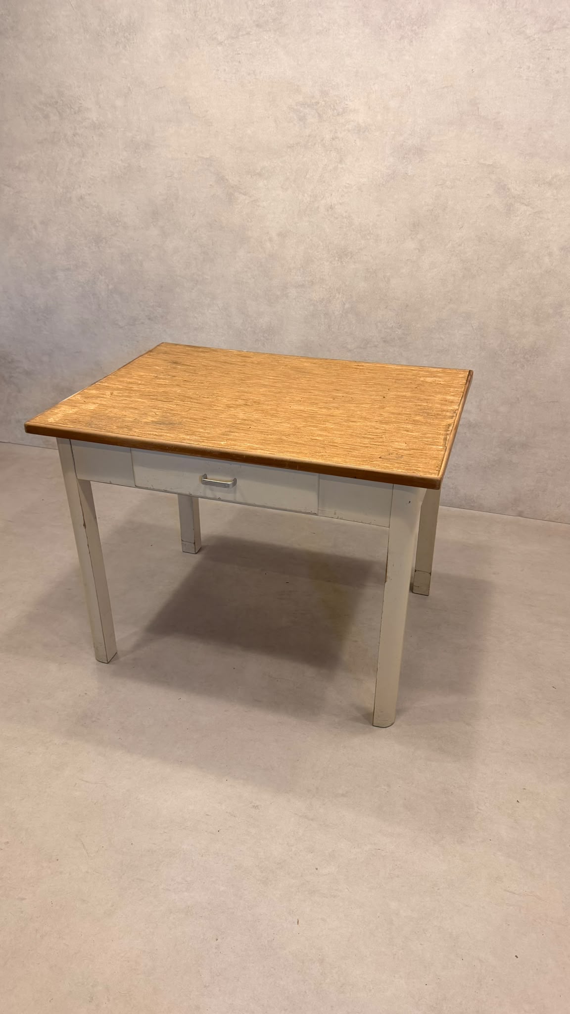 Vintage retro Tisch Küchentisch aus Holz mit Schublade