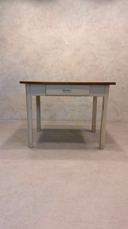 Vintage retro Tisch Küchentisch aus Holz mit Schublade