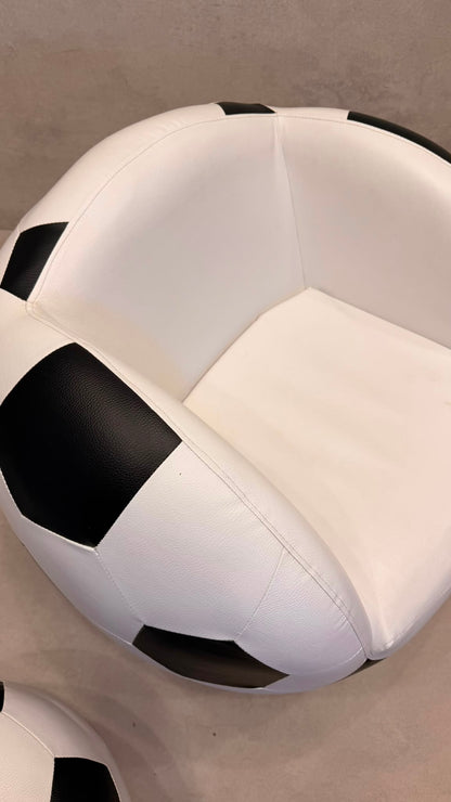Design Fussball Sessel drehbar mit passendem Hocker
