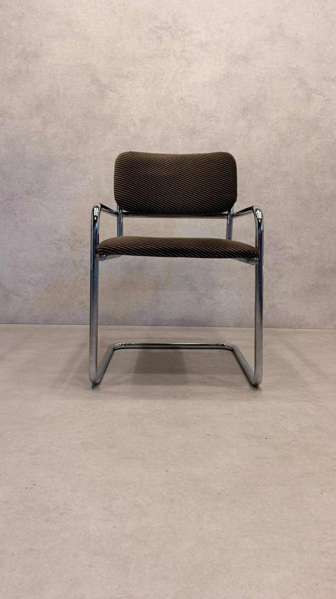 Vintage Bauhaus Freischwinger Sessel gepolstert