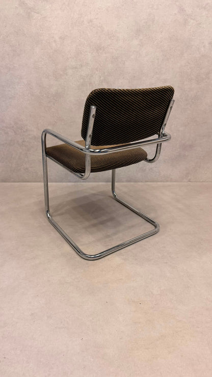 Vintage Bauhaus Freischwinger Sessel gepolstert