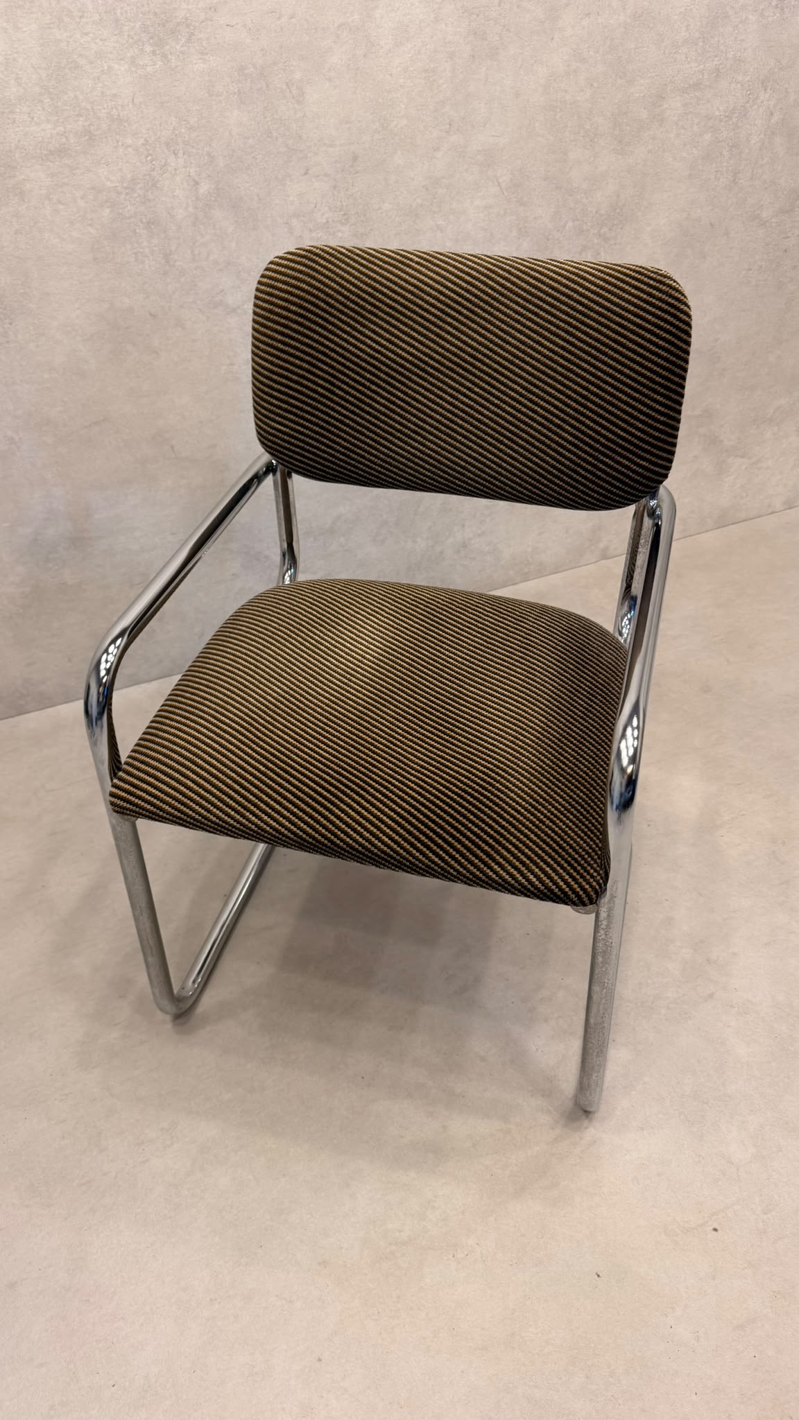 Vintage Bauhaus Freischwinger Sessel gepolstert