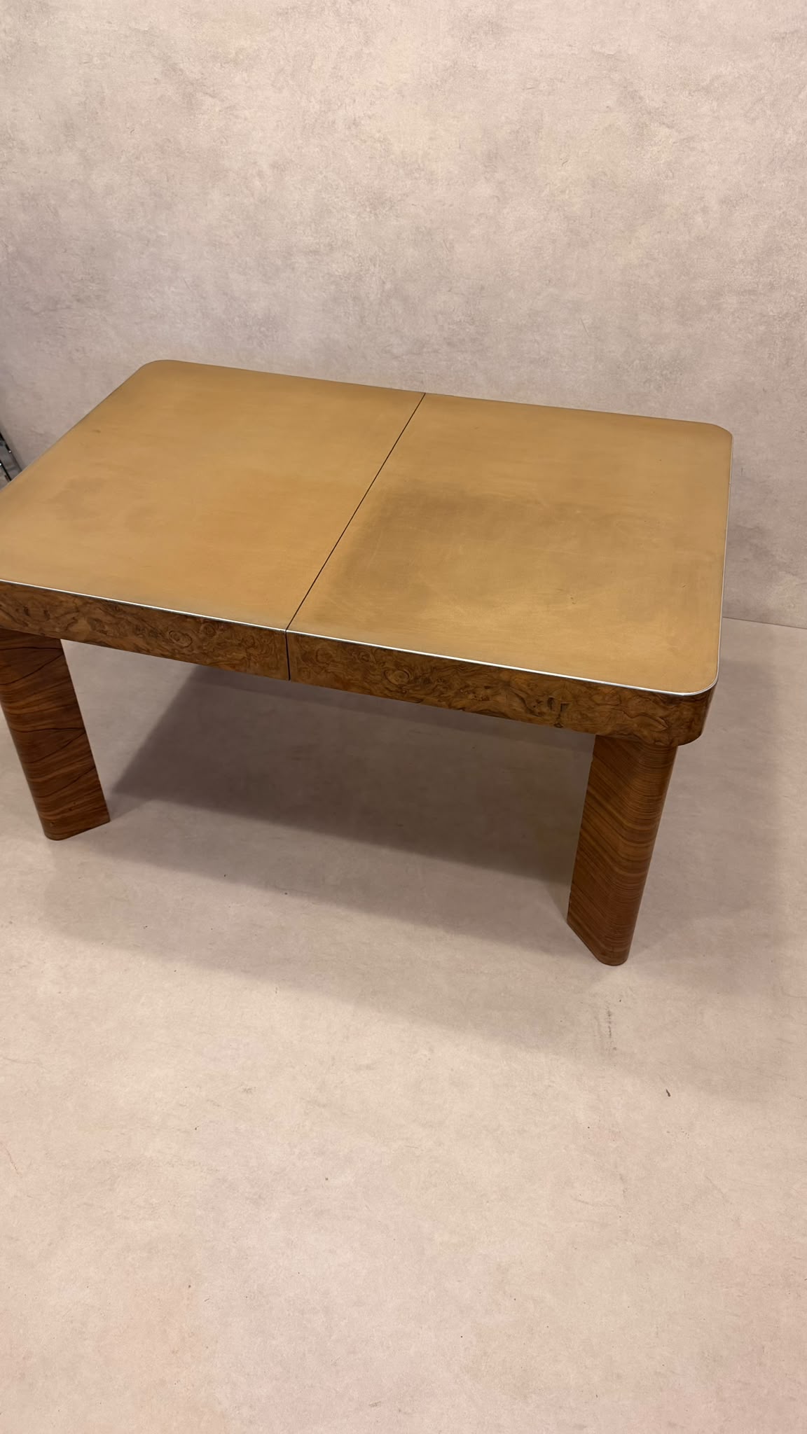 Vintage Art Deco Esstisch aus den 1930s Wurzelholz Design