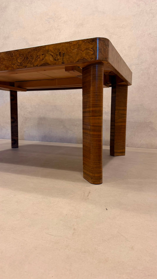 Vintage Art Deco Esstisch aus den 1930s Wurzelholz Design