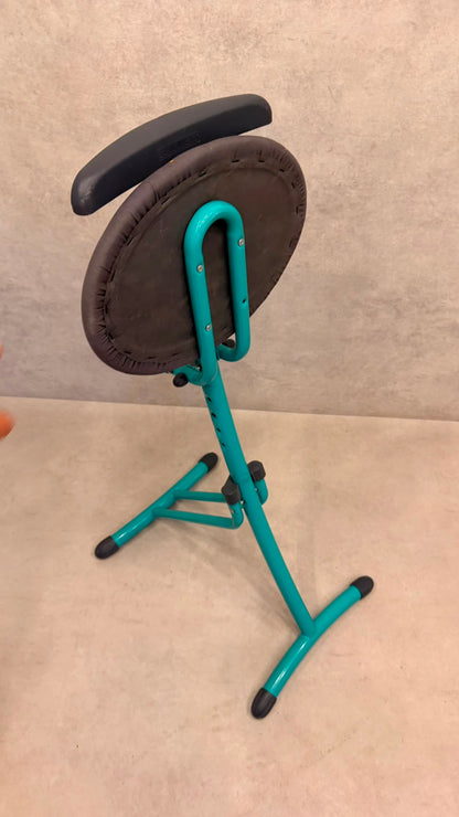 Höhenverstellbare ergonomische Stehhilfe/ Bügelsitz