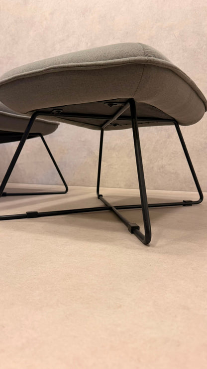 Eleganter Design Sessel Grau mit Metallgestell und Ottoman