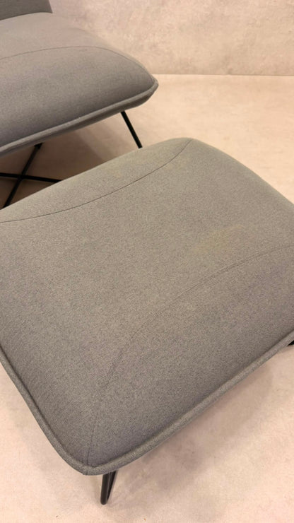Eleganter Design Sessel Grau mit Metallgestell und Ottoman