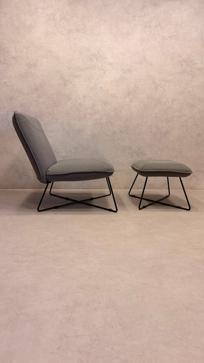 Eleganter Design Sessel Grau mit Metallgestell und Ottoman