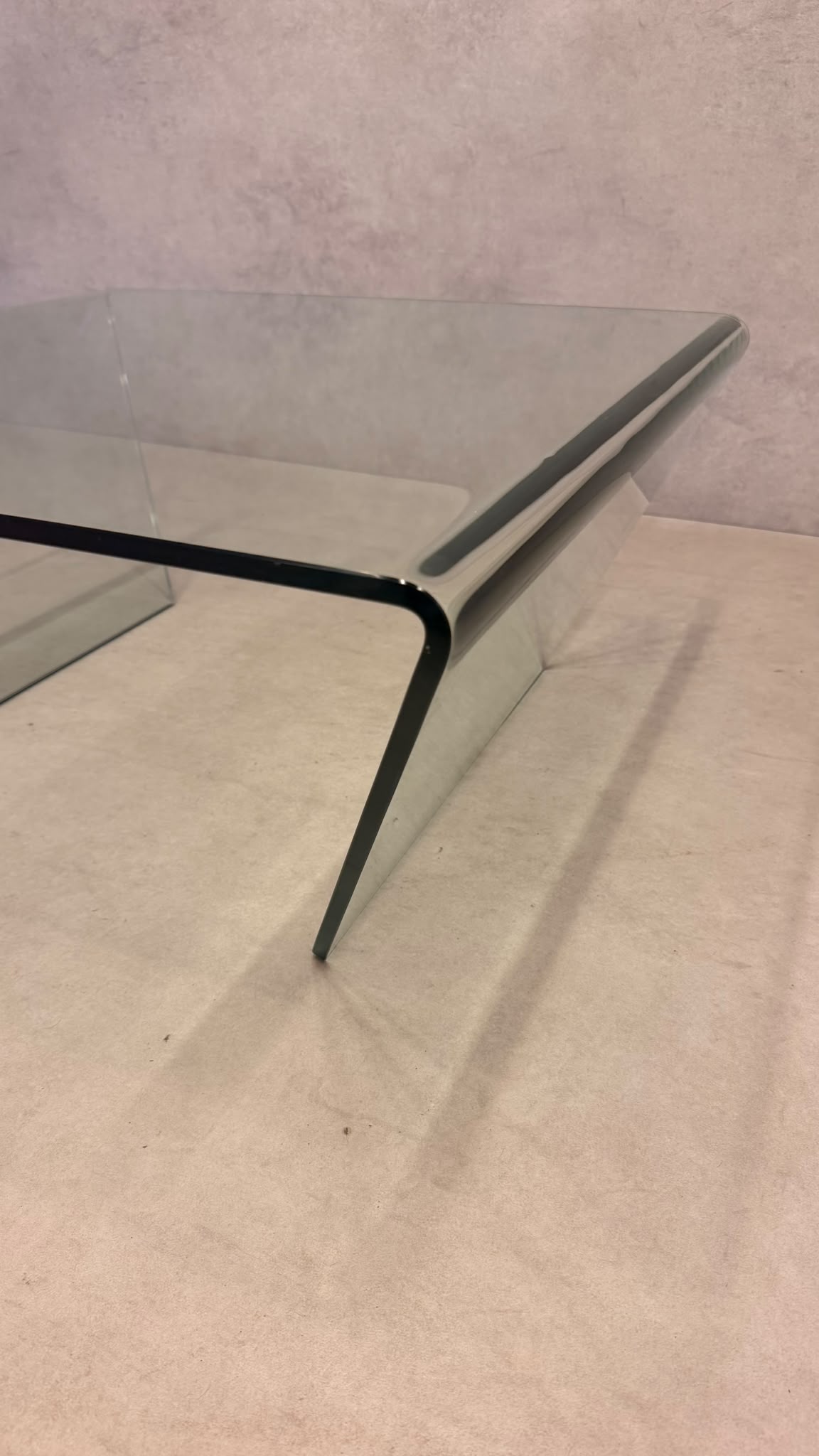 Vintage Coffee Table Couchtisch mit gebogenem Glas